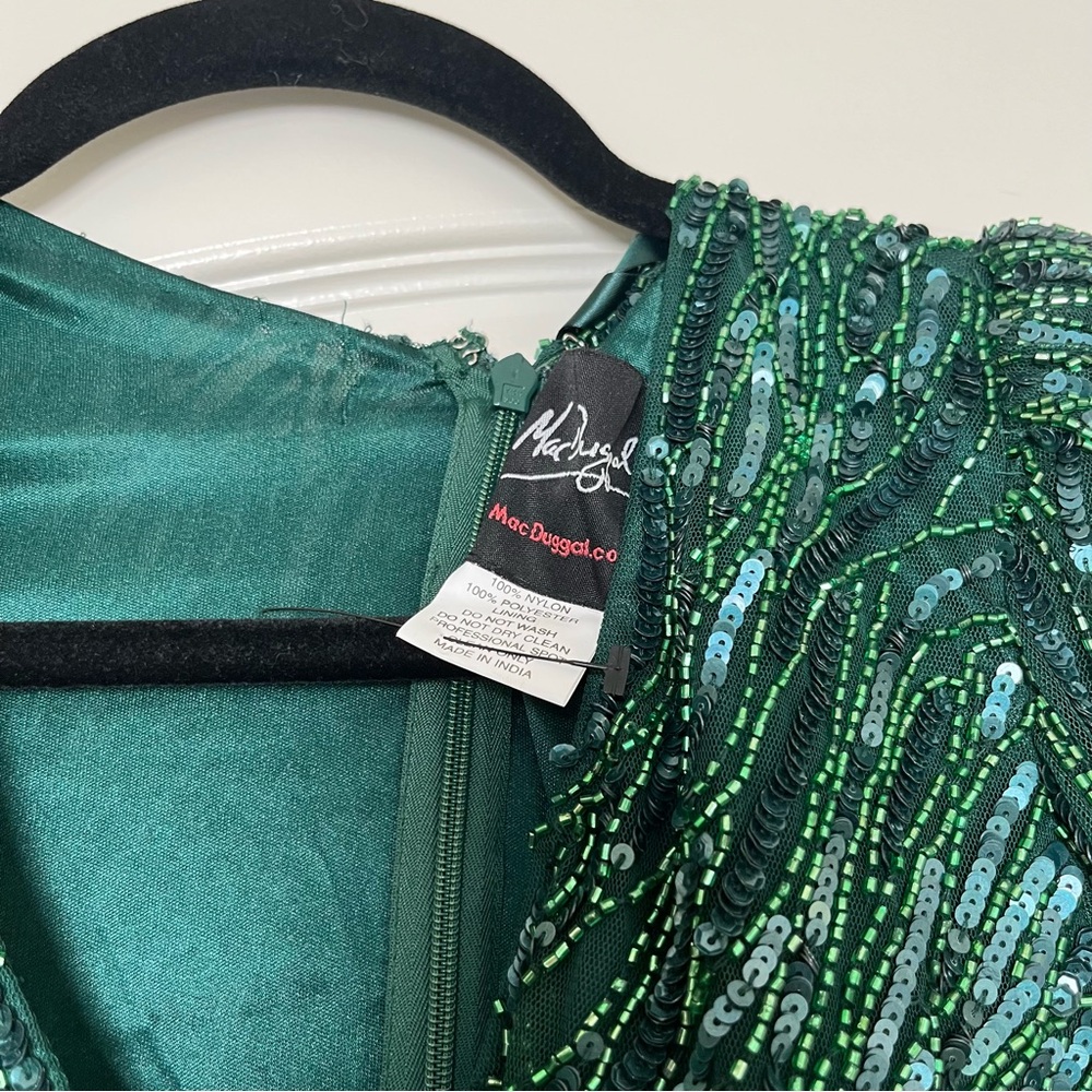 NWT‎ Mac Duggal Long-Sleeve Embellished Sequin Cocktail Dress in Emerald - Picture 5 of 6